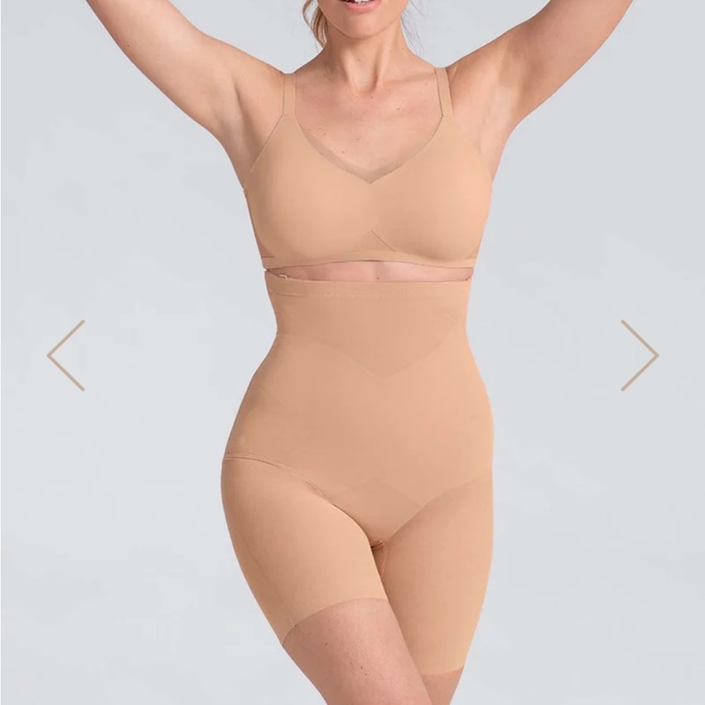 Brand new HoneyLove Super Power Short